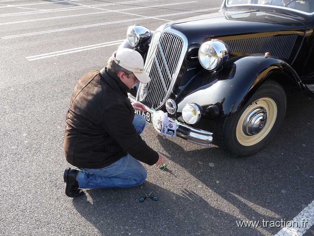2012_Rodage_Printanier (12).jpg - 01/04/2012 - 68053 MULHOUSE CEDEX - Club de Véhicules Anciens d'Alsace Mulhouse - CVAAM - 3ème Rodage Printanier - Traction 15 six 1952 modèle 1951